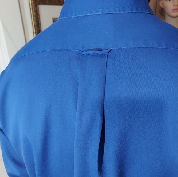 Izod Easy Care Blue Cotten Button Up Dress Shirt - Picture 3 of 8